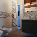 Vakantiehuis A&g - Elegante Casa 100 Mq Su Due Piani Con Wi-fi-giardino-parcheggio Aosta