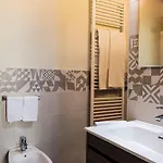 Vakantiehuis A&g - Elegante Casa 100 Mq Su Due Piani Con Wi-fi-giardino-parcheggio Aosta