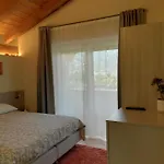 Vakantiehuis A&g - Elegante Casa 100 Mq Su Due Piani Con Wi-fi-giardino-parcheggio *
