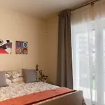 Vakantiehuis A&g - Elegante Casa 100 Mq Su Due Piani Con Wi-fi-giardino-parcheggio
