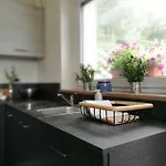 A&g - Elegante Casa 100 Mq Su Due Piani Con Wi-fi-giardino-parcheggio *