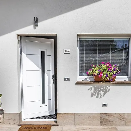 A&g - Elegante Casa 100 Mq Su Due Piani Con Wi-fi-giardino-parcheggio Holiday home *