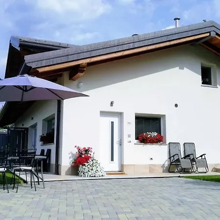 A&g - Elegante Casa 100 Mq Su Due Piani Con Wi-fi-giardino-parcheggio Holiday home *