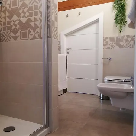 Holiday home A&g - Elegante Casa 100 Mq Su Due Piani Con Wi-fi-giardino-parcheggio Aosta