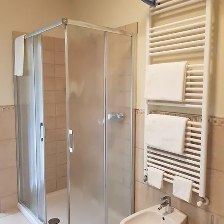 A&g - Elegante Casa 100 Mq Su Due Piani Con Wi-fi-giardino-parcheggio Holiday home Aosta
