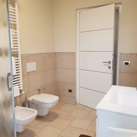 A&g - Elegante Casa 100 Mq Su Due Piani Con Wi-fi-giardino-parcheggio Holiday home Aosta