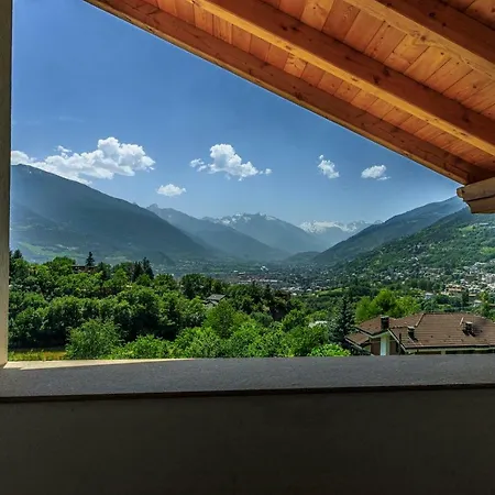 A&g - Elegante Casa 100 Mq Su Due Piani Con Wi-fi-giardino-parcheggio * Aosta