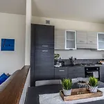 A&g - Elegante Casa 100 Mq Su Due Piani Con Wi-fi-giardino-parcheggio Aosta