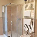 A&g - Elegante Casa 100 Mq Su Due Piani Con Wi-fi-giardino-parcheggio Tatil Evi Aosta