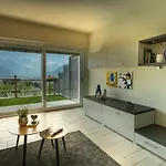 A&g - Elegante Casa 100 Mq Su Due Piani Con Wi-fi-giardino-parcheggio * Aosta