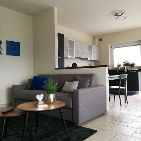 Vakantiehuis A&g - Elegante Casa 100 Mq Su Due Piani Con Wi-fi-giardino-parcheggio Aosta