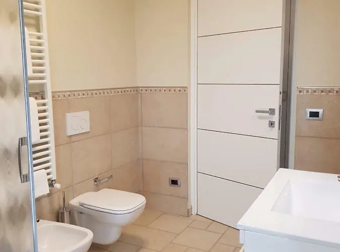 A&g - Elegante Casa 100 Mq Su Due Piani Con Wi-fi-giardino-parcheggio Nyaraló Aosta