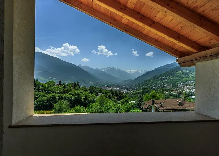 A&g - Elegante Casa 100 Mq Su Due Piani Con Wi-fi-giardino-parcheggio * Aosta