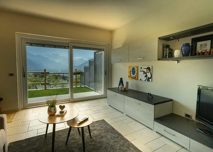 A&g - Elegante Casa 100 Mq Su Due Piani Con Wi-fi-giardino-parcheggio * Aosta